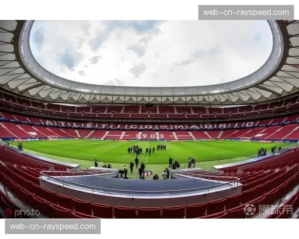 伊蒂哈德球场启动顶棚改造工程，以确保下赛季欧冠决赛日可全封闭进行