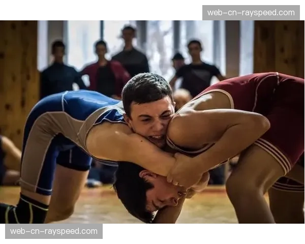 俄罗斯摔跤手以中立身份参赛，包揽欧洲古典式三个级别冠军